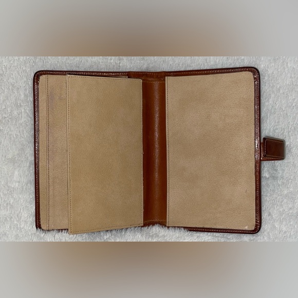 Vintage Dooney & Bourke Organizer (Pre-loved) - Picture 6 of 16